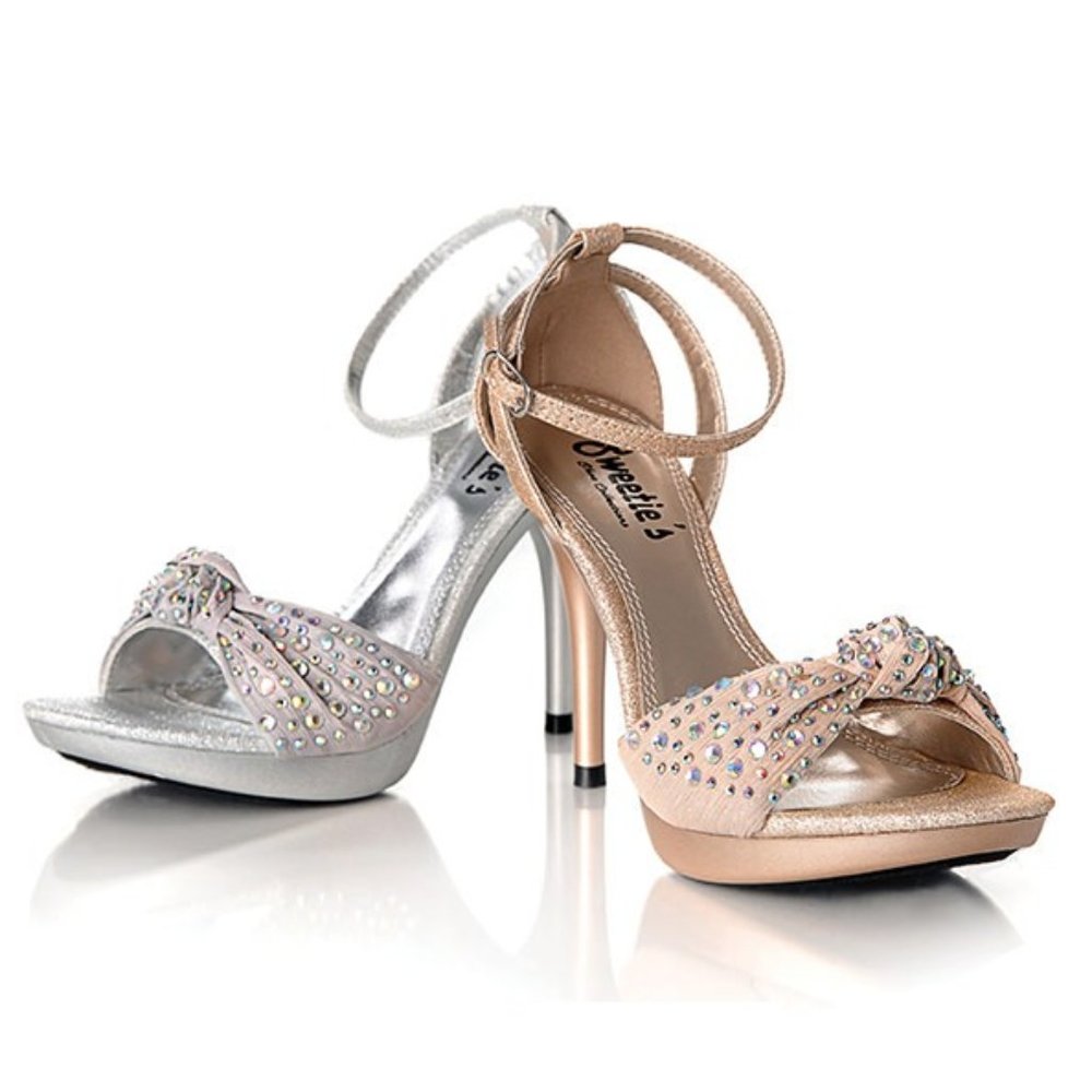 ❣️HP❣️Sweetie's Shoe Collection "Sherri" Jewel silver sequin sandal sz: 7.5
